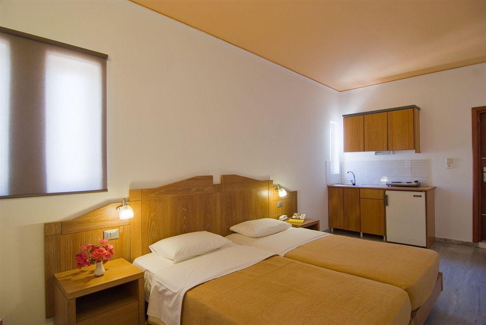 Tropicana Beach Hotel Stalos Luaran gambar